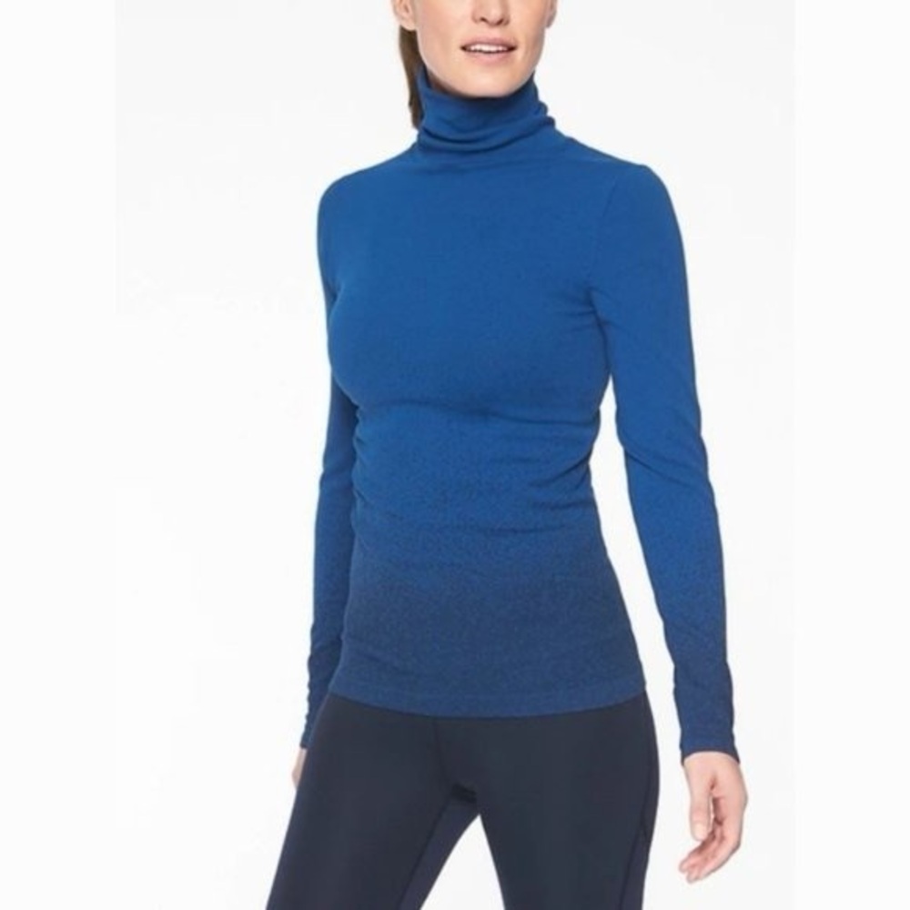 Athleta Flurry Baselayer Turtleneck Pullover Ribbed Ombré Blue Size Medium